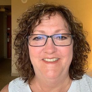 Meet your Posher, Loretta